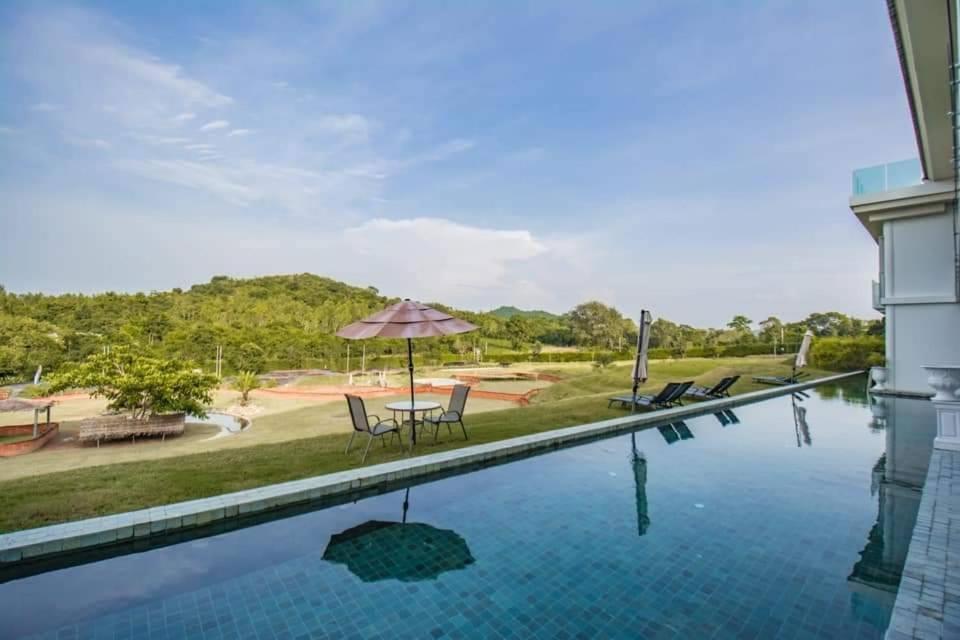 Viva Montane Hotel Ban Nong Chap Tao Buitenkant foto