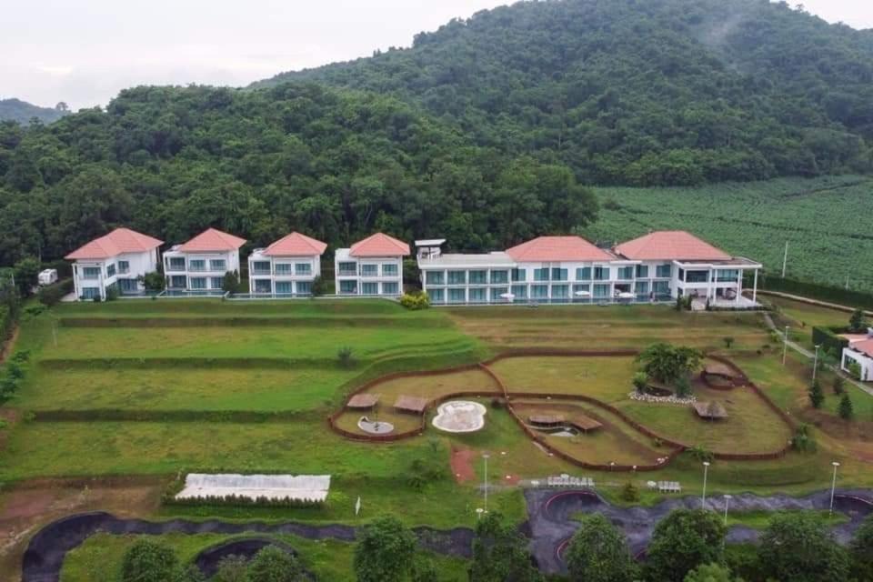 Viva Montane Hotel Ban Nong Chap Tao Buitenkant foto